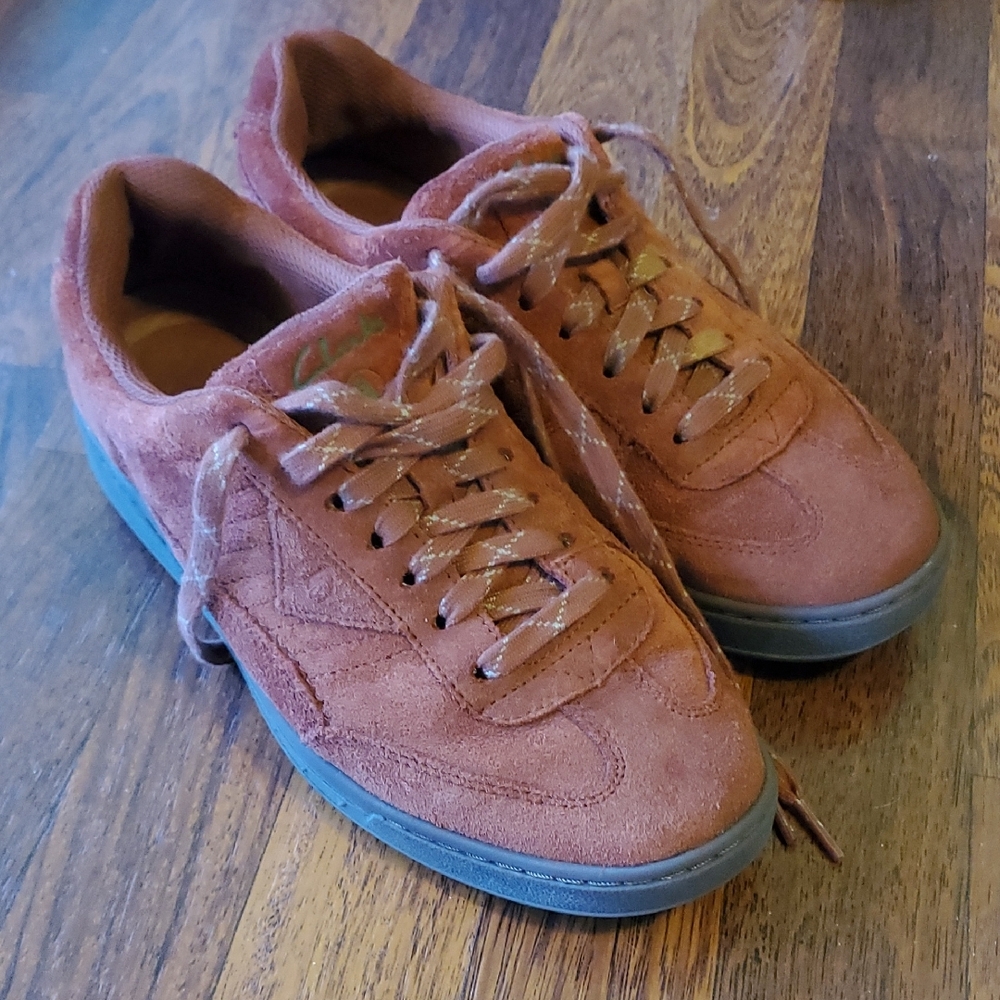 Clarks Rust Colored Suede Sneakers